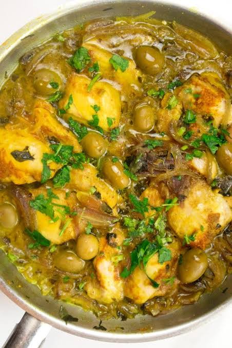 One pot Moroccan Chicken recipe with persevered lemon and olives, healthy dinner 