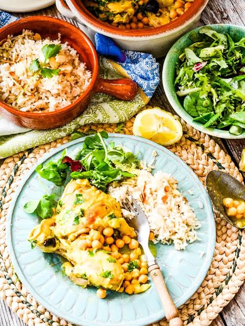 Delicious Moroccan Chicken recipe with salad and rice, healthy Moroccan Chicken dinner