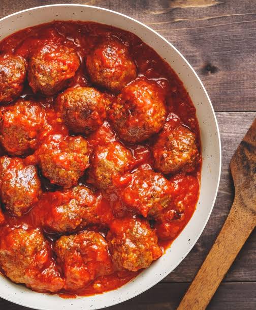 Ground turkey meatballs in tomato sauce 