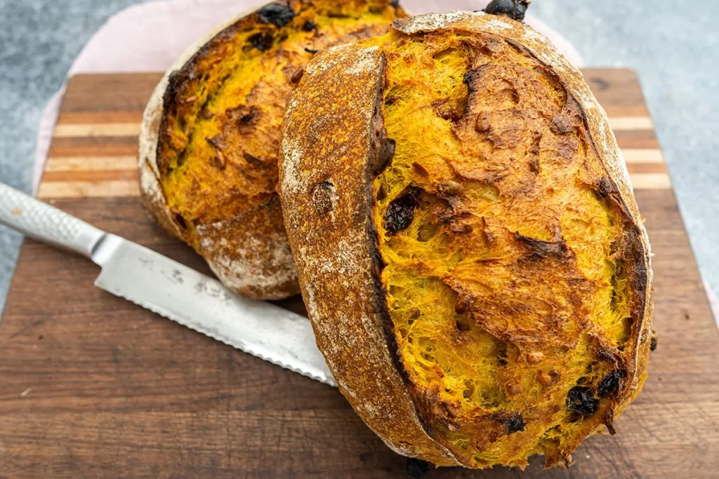Turmeric black pepper Sourdough bread recipe 