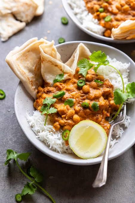 Delicious comfort creamy coconut chickpeas curry 
