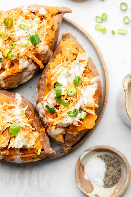 Buffalo chicken sweet potatoes