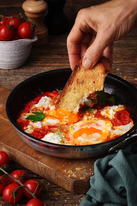 Easy Shakshuka recipe with toast 