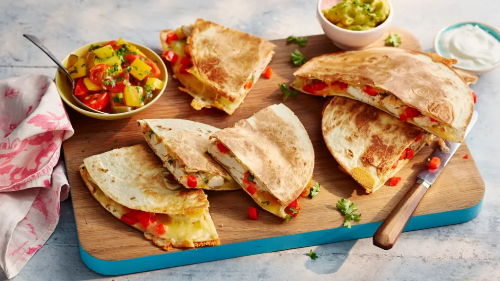 Easy chicken quesadilla recipe great for lunch time snacks 