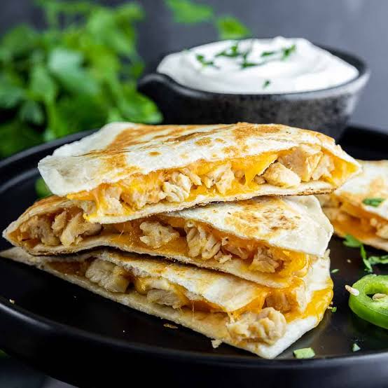 Easy homemade chicken quesadilla recipe 