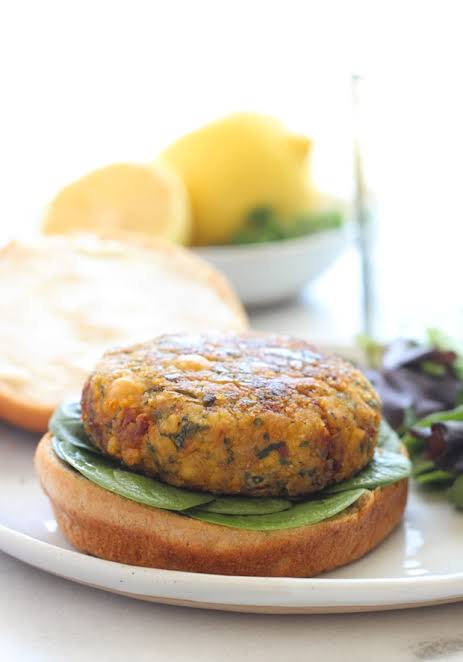 Easy chickpea burgers 