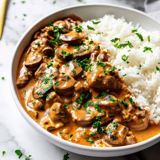 Beef stroganoff with rice 