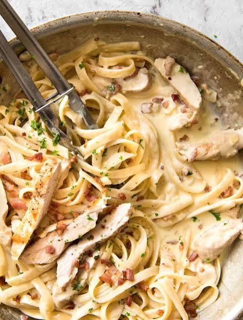 Delicious creamy chicken carbonara recipe 